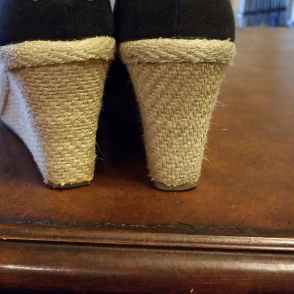 Tom's wedge shoe size 7W - Picture 3 of 8